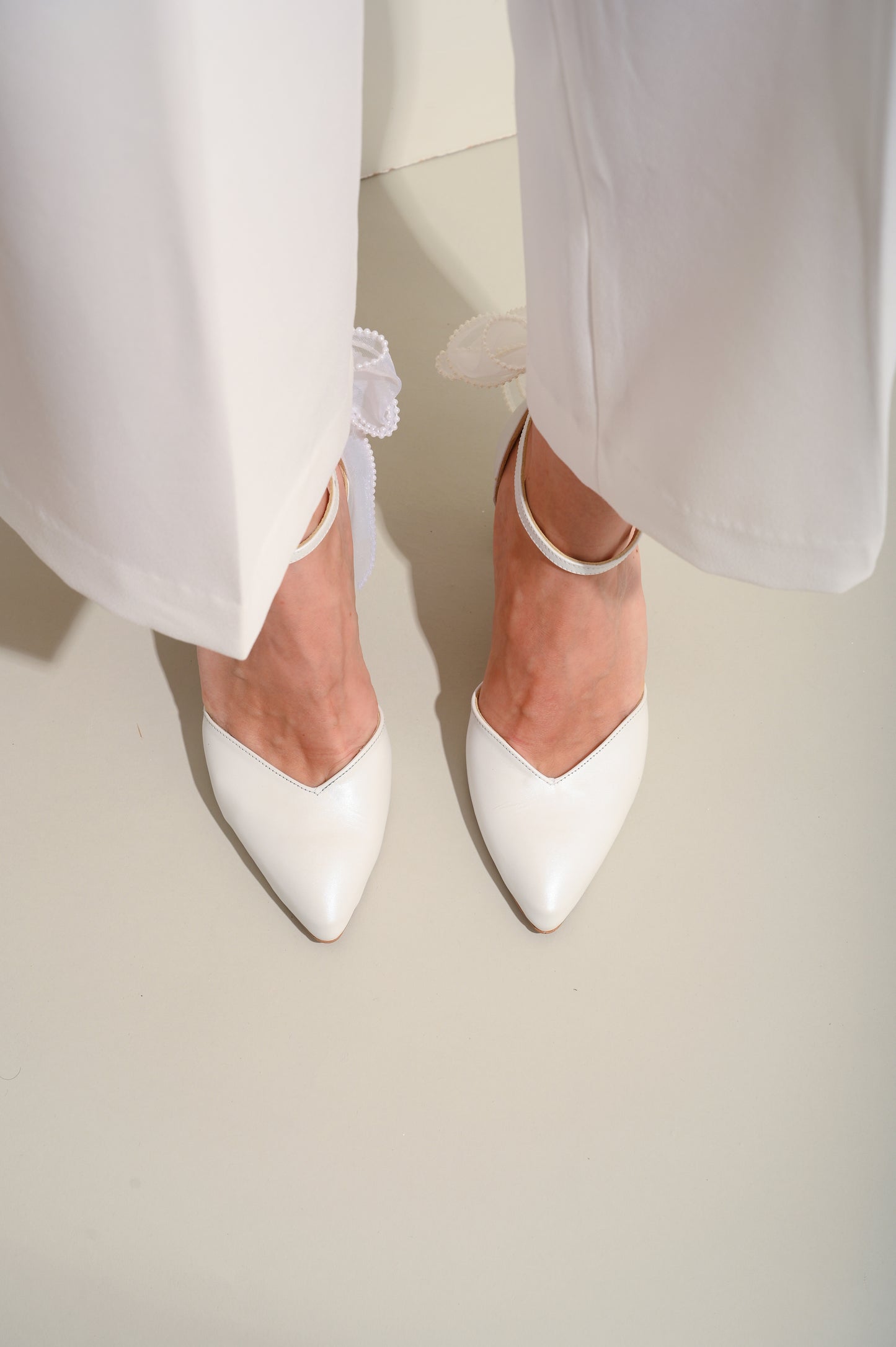 White Leather Pointed Toe Block Heel with Organza Back Bow, Rise above the Pointy Waves - PinkyPromiseAccs