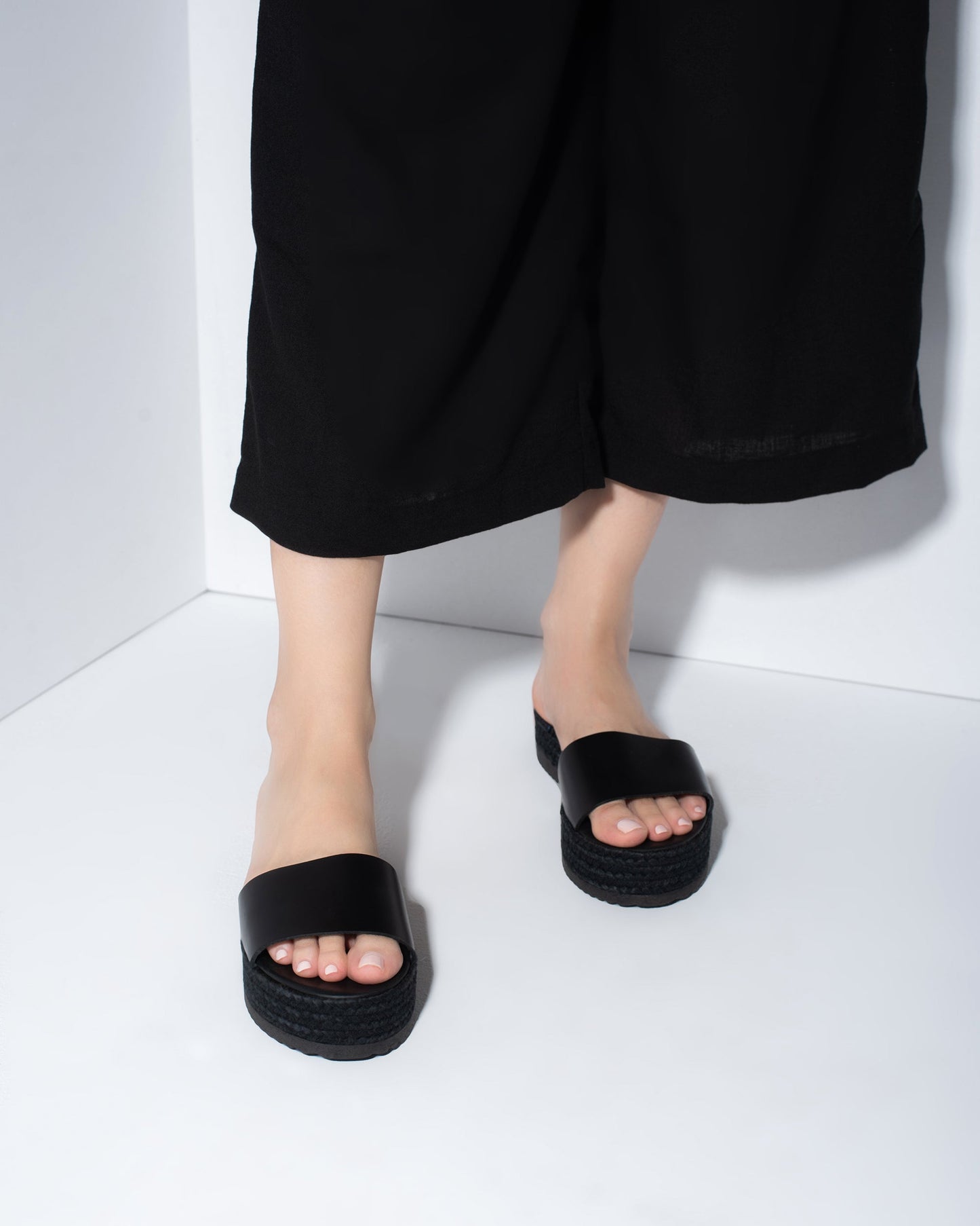 Black Leather Sandals, Olivia - PinkyPromiseAccs