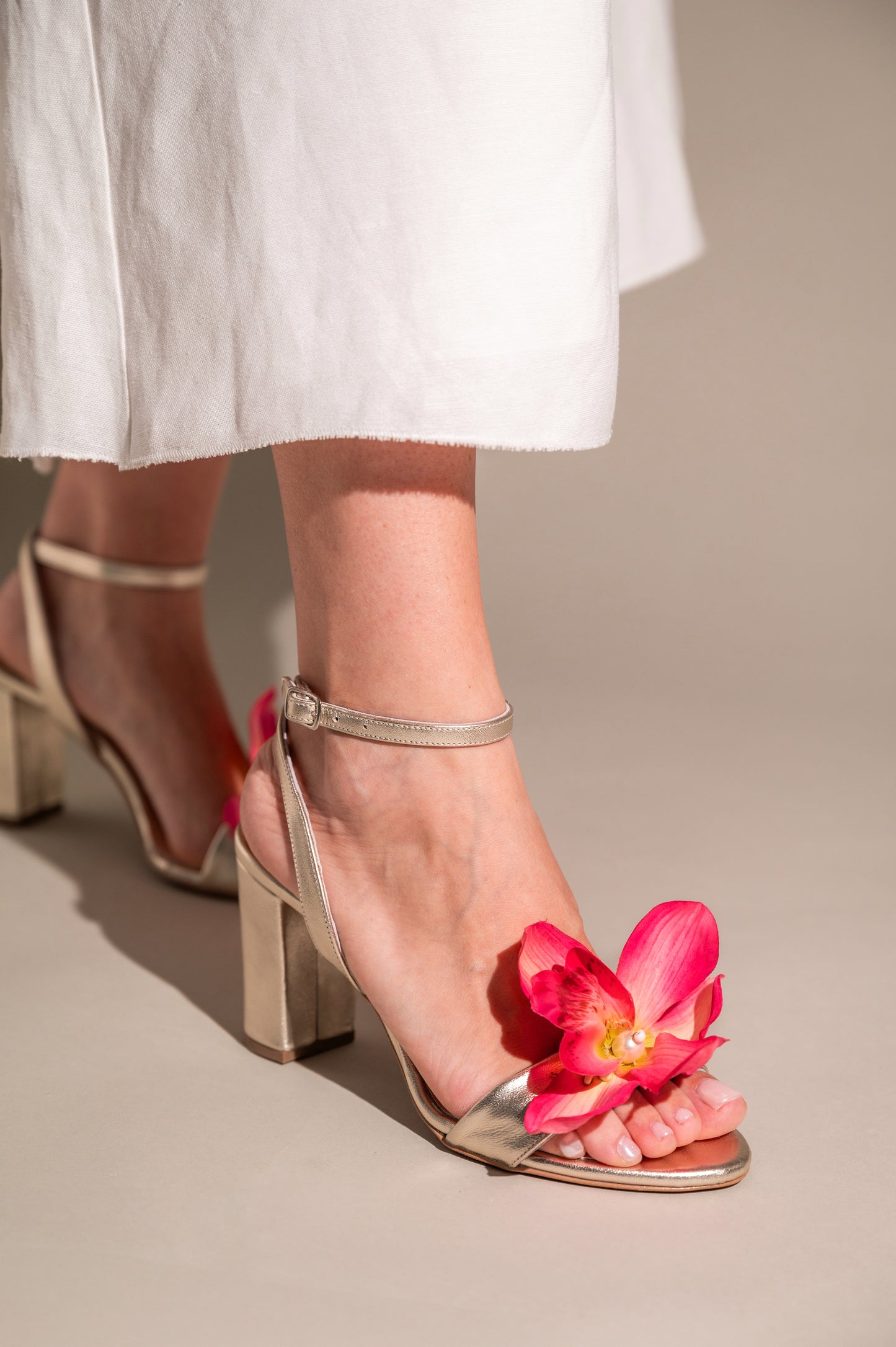 dolce and gabbana flower heels, golden heels