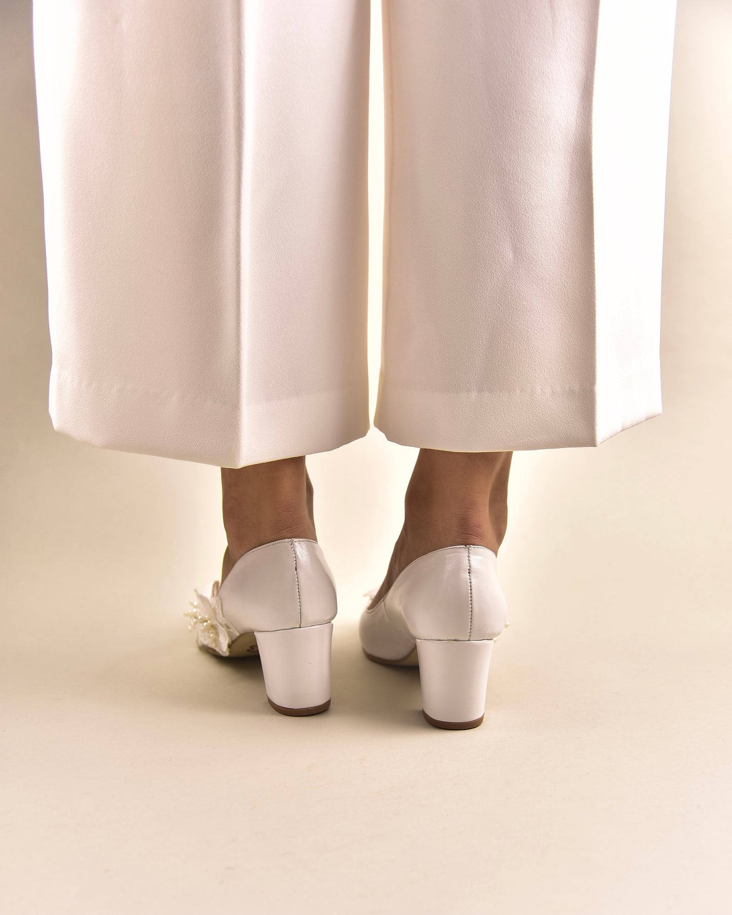 Flower White Wedding Shoes, Pointed Flowers - PinkyPromiseAccs