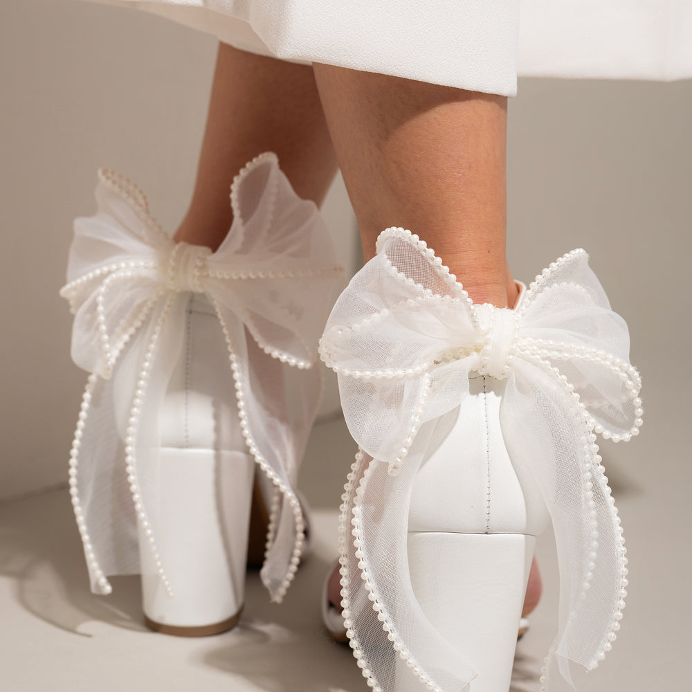 bow wedding shoes for bride