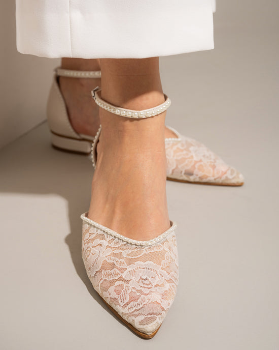 lace wedding shoes for bride