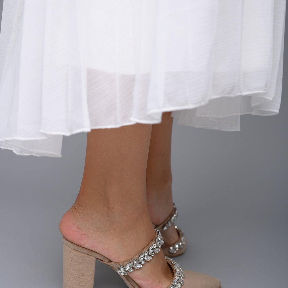 
                  
                    velvet wedding block heels
                  
                