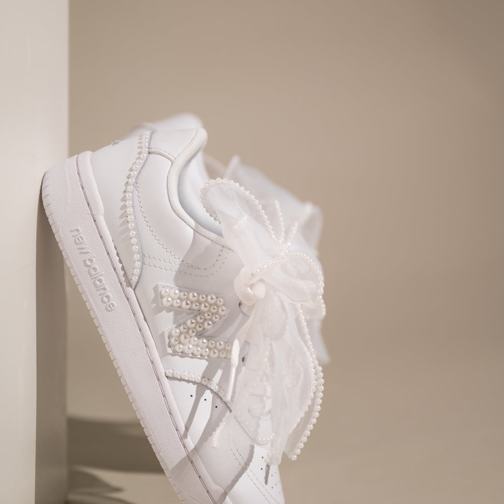 
                  
                    White Bridal Sneakers, Pearl Glide New Balance
                  
                