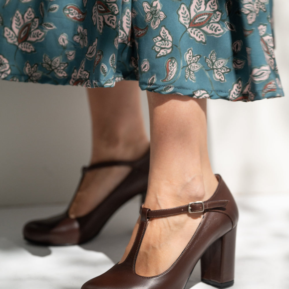 Retro style full grain chocolate brown leather heels