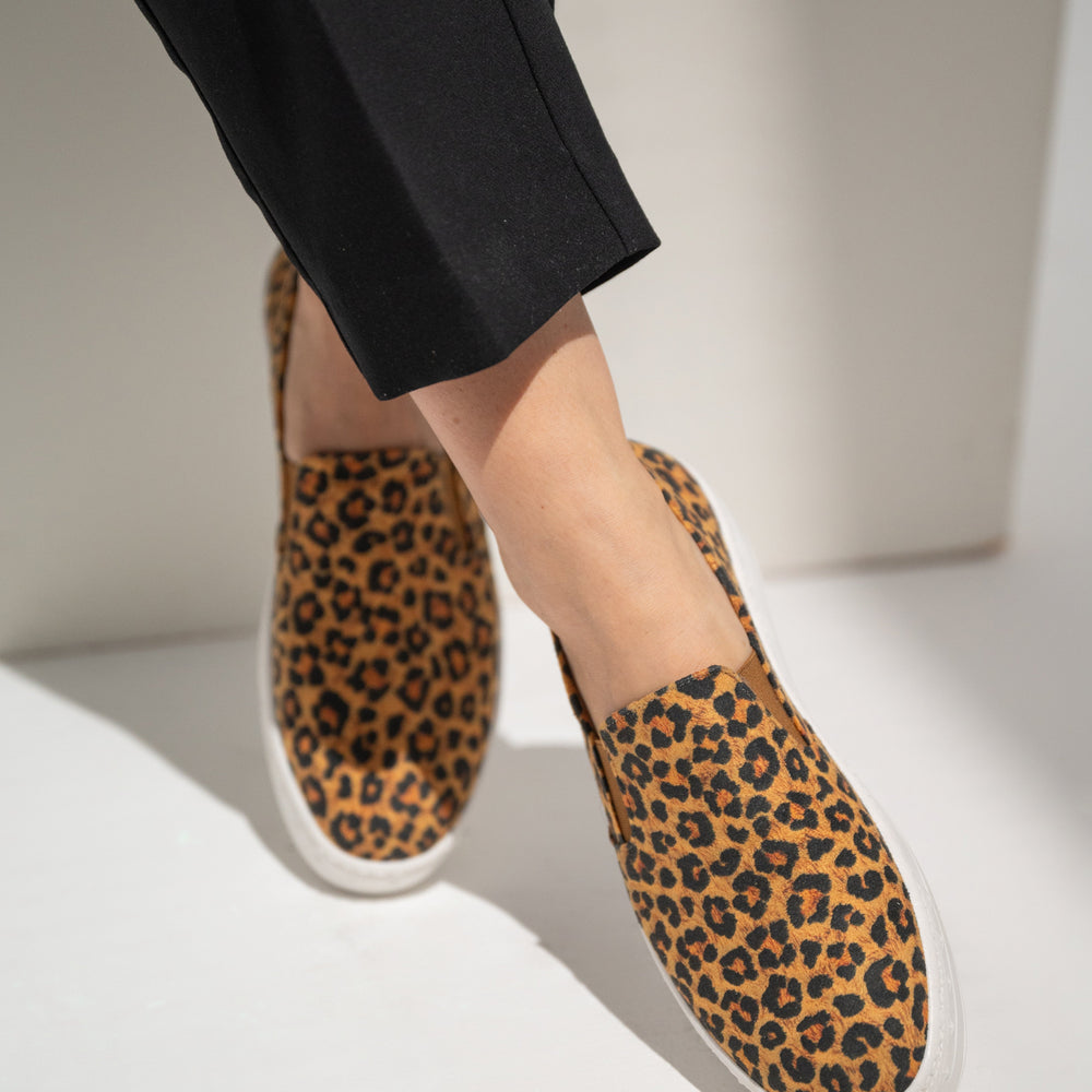 
                  
                    leather shoes leopard print
                  
                