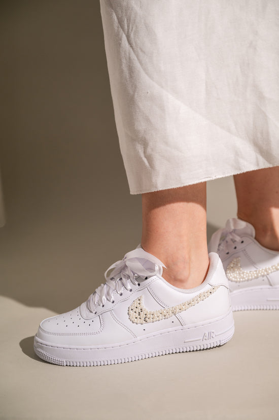 Luxe Pearls Walkers Nike Air Force 1 '07