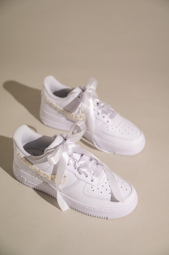 Luxe Pearls Walkers Nike Air Force 1 '07