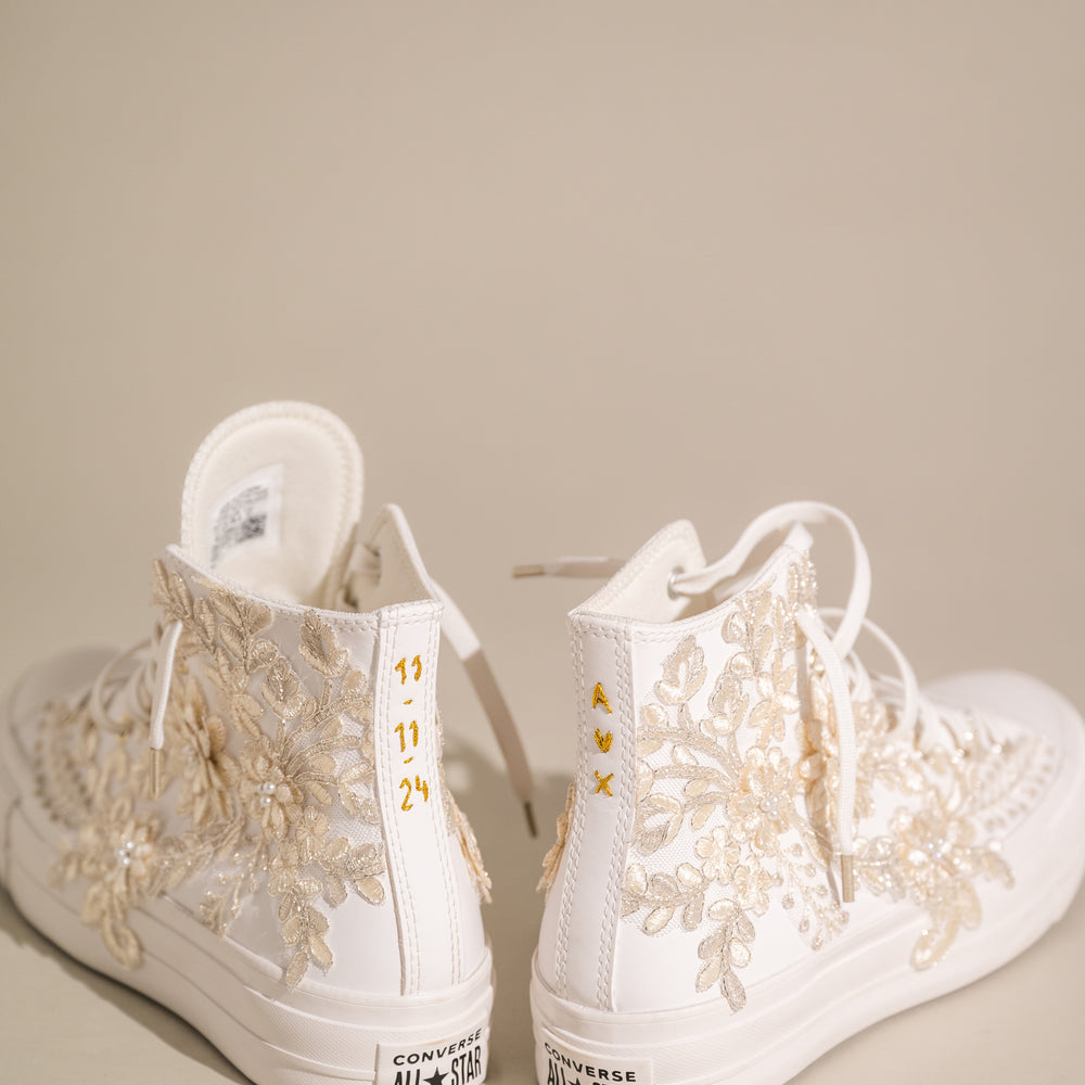 
                  
                    Bridal Bloom Converse
                  
                