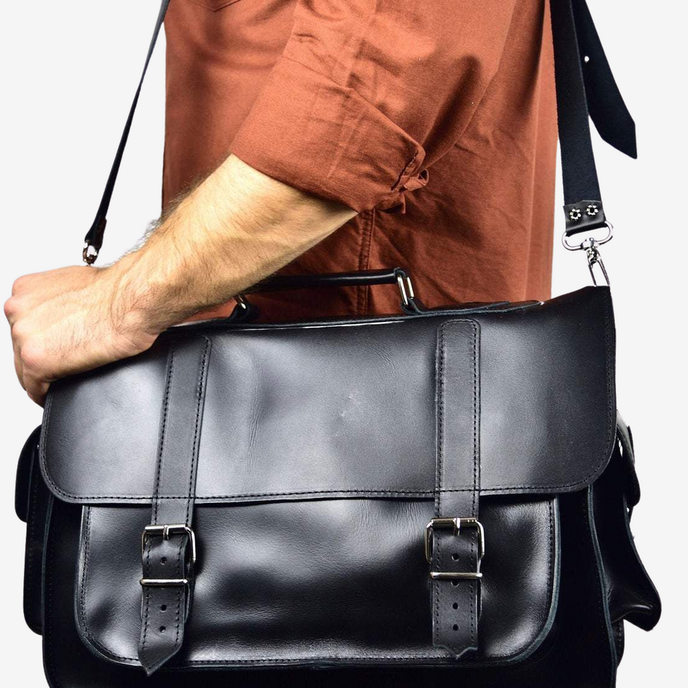 
                  
                    leather briefcases, δερμάτινες τσάντες αντρικές
                  
                