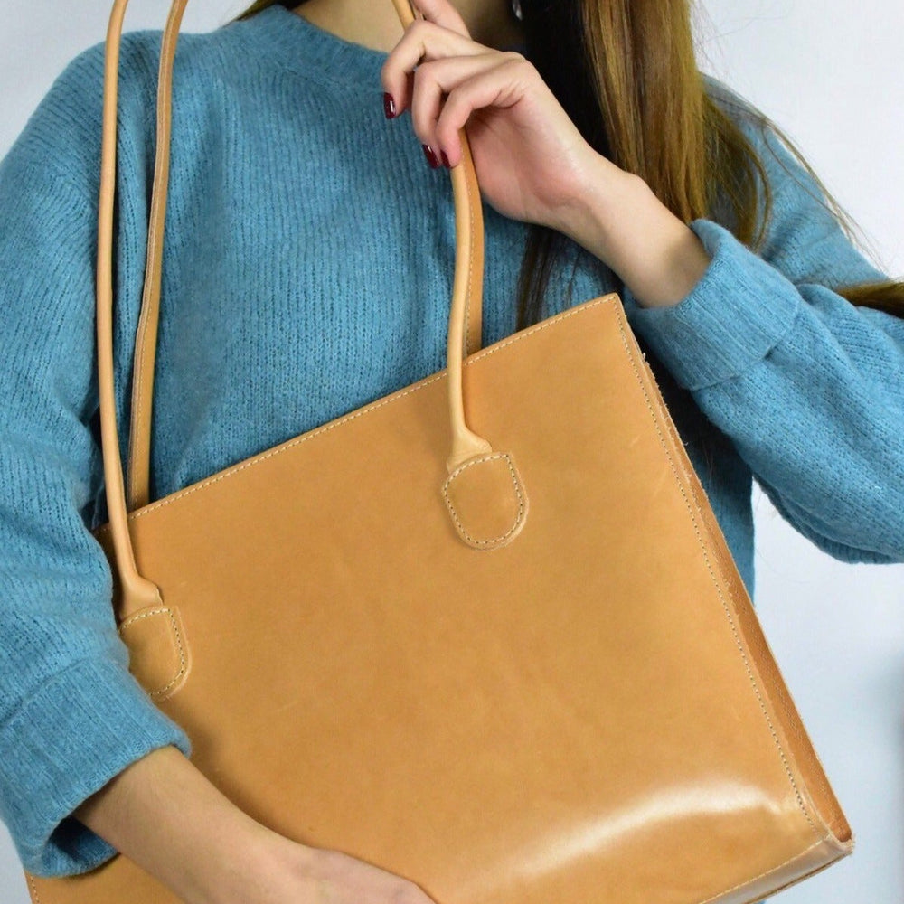 
                  
                    ladies leather bags
                  
                