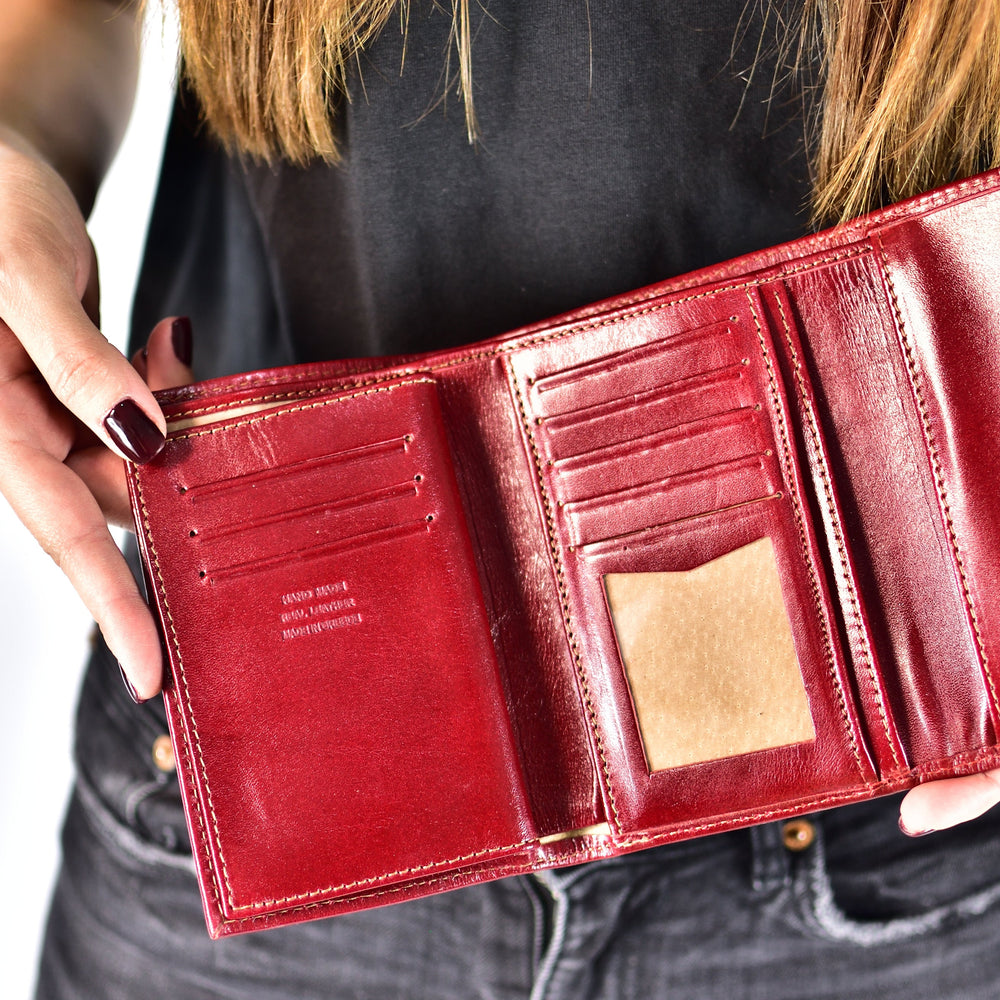 
                  
                    genuine Greek Leather wallets
                  
                