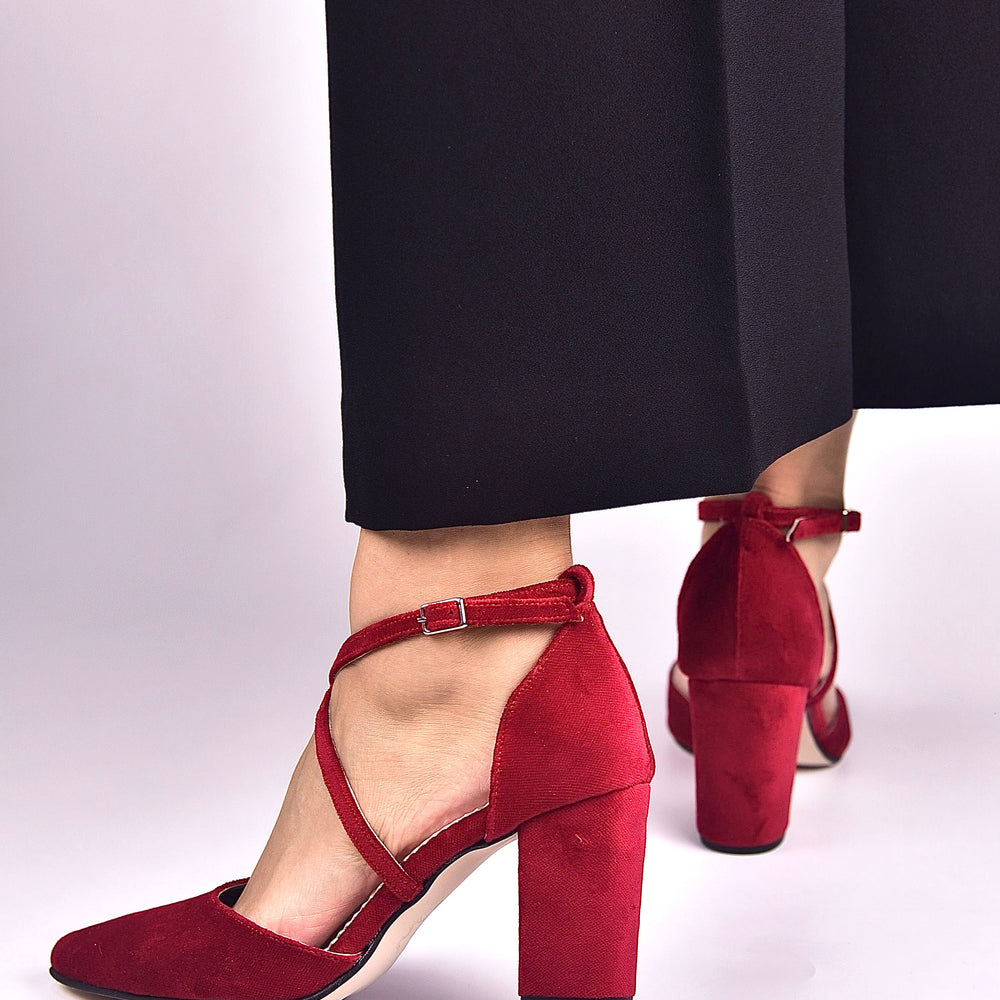 
                  
                    Velvet pumps, βελούδινα πέδιλα χειροποίητα
                  
                