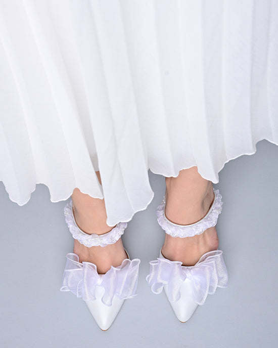 Load image into Gallery viewer, white wedding shoes 
