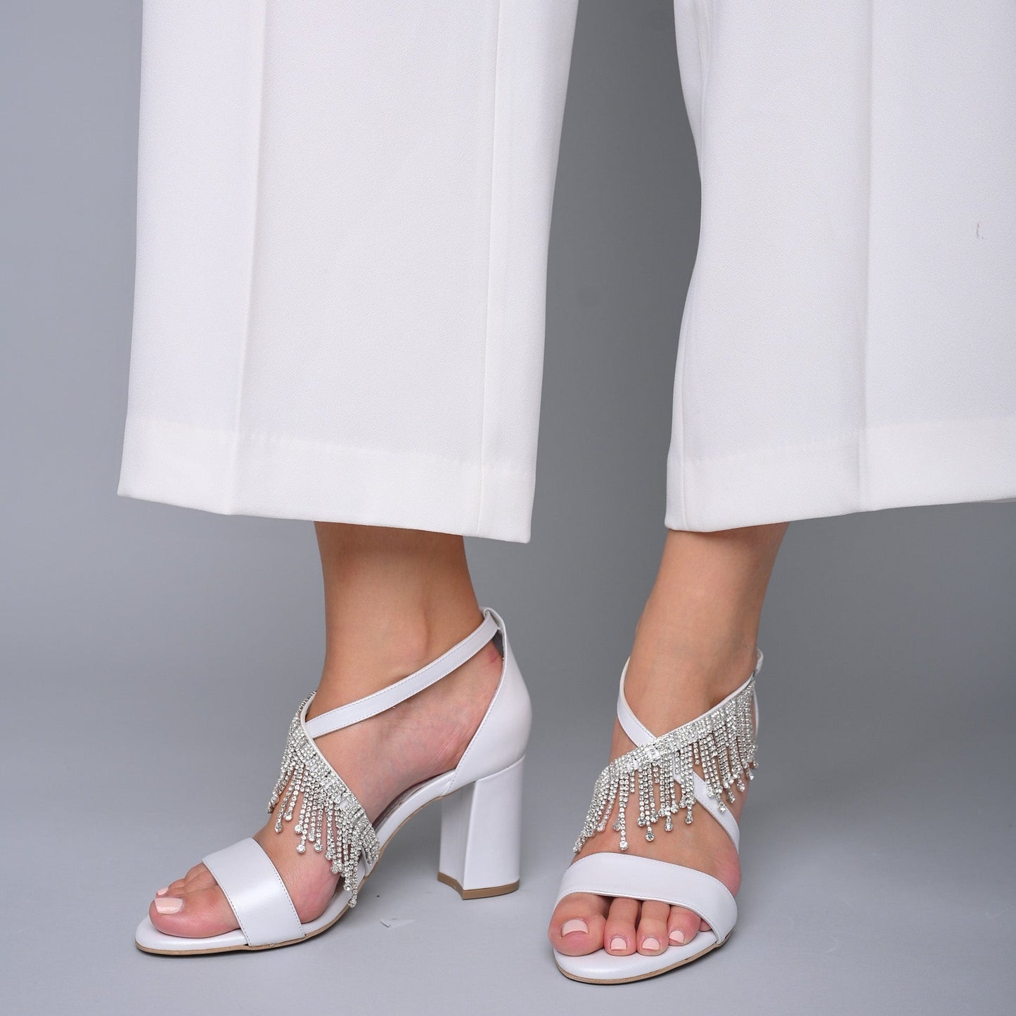 White Tulle Bow Slingback Block Heel Wedding Shoes | Azazie