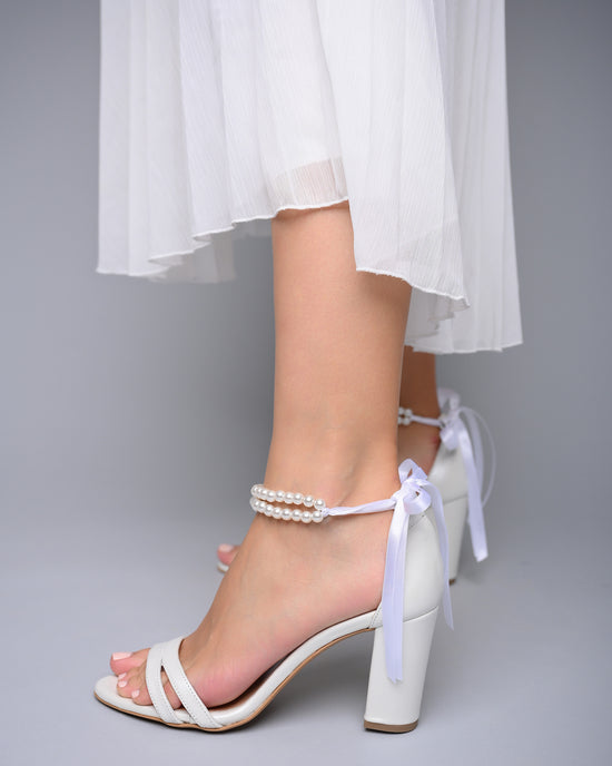 Load image into Gallery viewer, white bridal shoes block heel
