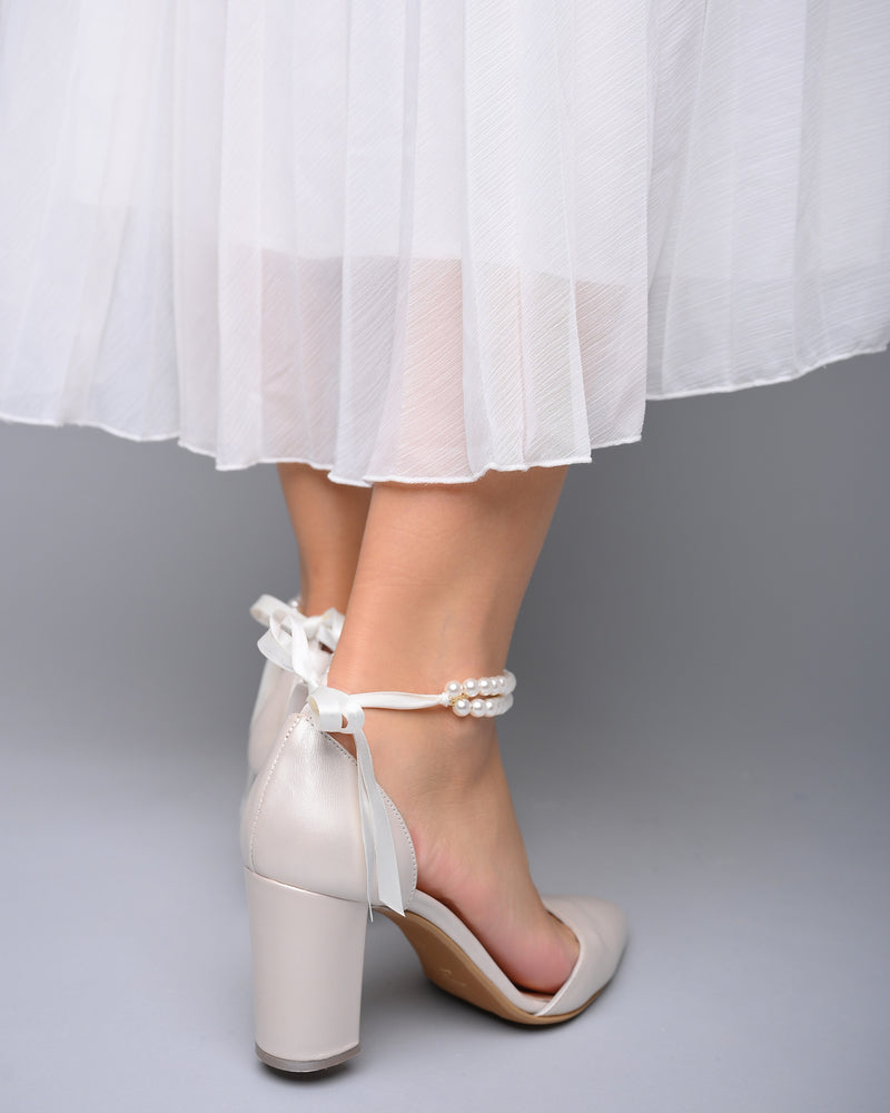 
            
                Load image into Gallery viewer, bridal shoes low heel
            
        