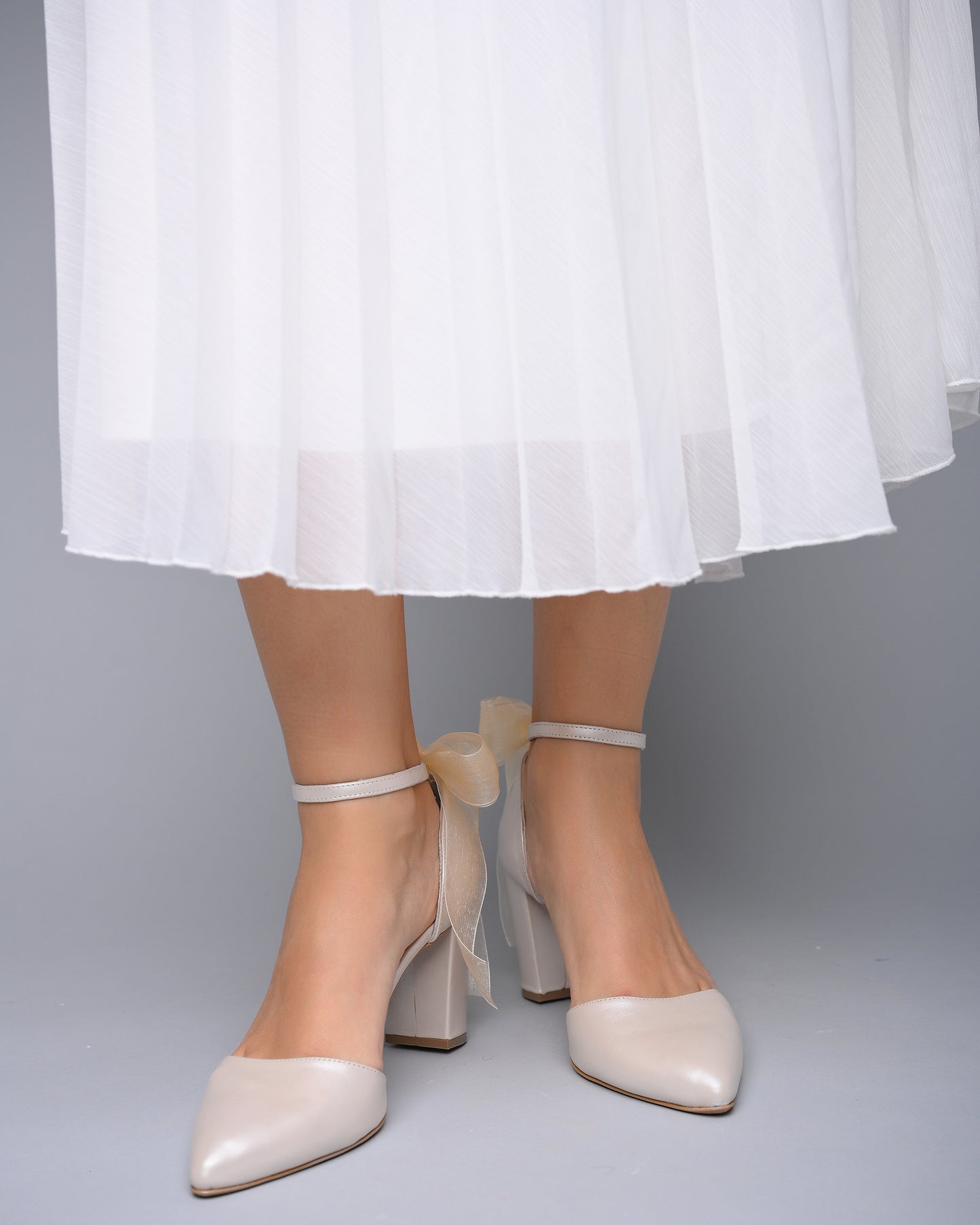 Load image into Gallery viewer, ivory bridal shoes block heel
