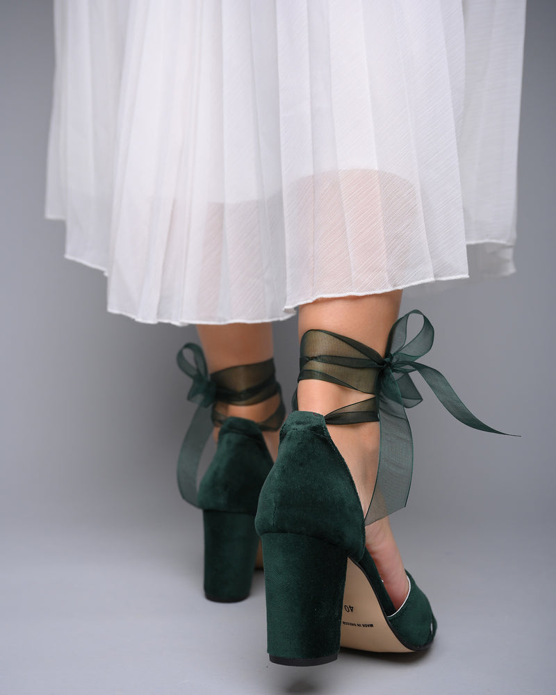 
            
                Load image into Gallery viewer, velvet wedding block heels
            
        