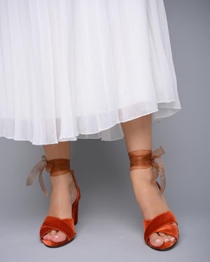 
            
                Φόρτωση εικόνας στο πρόγραμμα προβολής Gallery, velvet wedding block heels
            
        