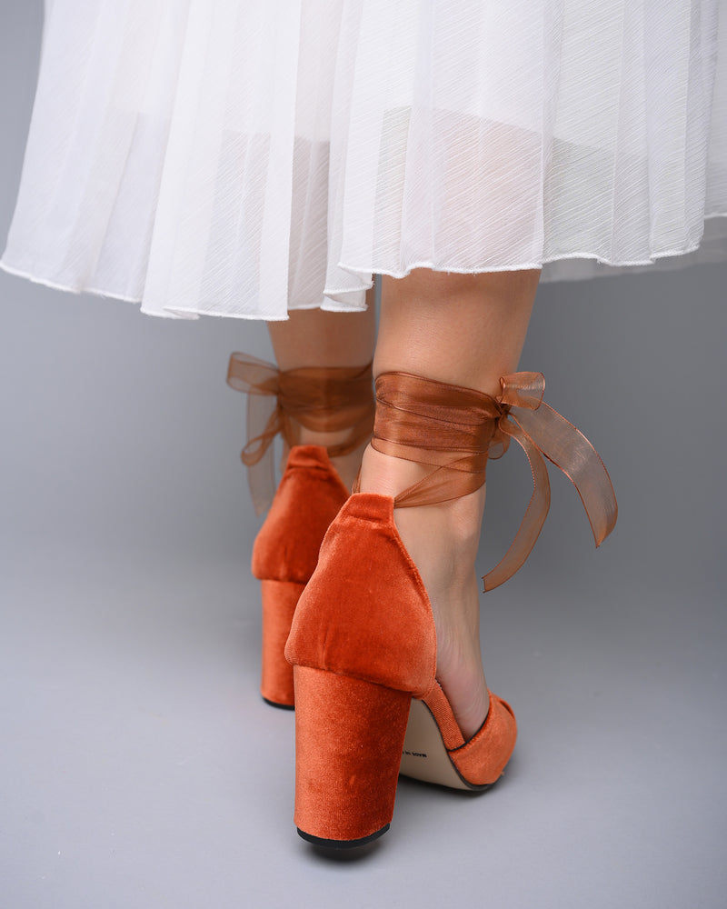 bridal shoes for rustic wedding theme