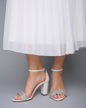 
            
                Load image into Gallery viewer, bridal sandals for wedding
            
        