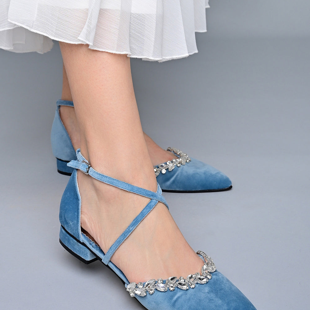 
                  
                    low heel wedding shoes
                  
                