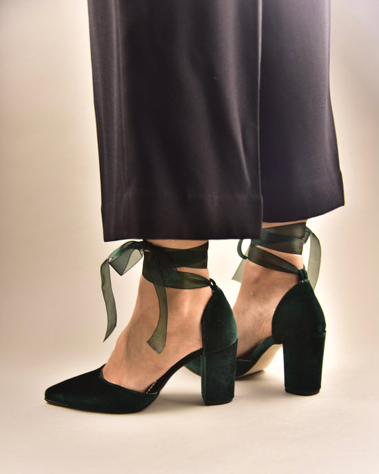 Emerald Green Velvet Block Heels, Pointed Toe Green Heels, Forest Green  Pumps, Crystal Embellished Wedding Shoes, Velvet Pumps ''empress'' - Etsy | Green  heels, Emerald green shoes, Green wedding shoes bride