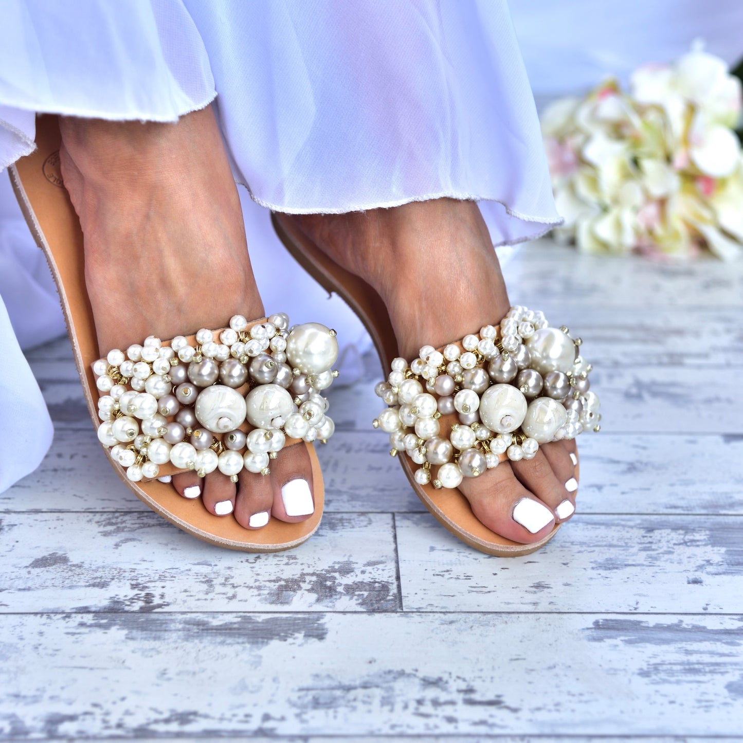 Load image into Gallery viewer, wedding shoes, pearl sandals, best wedding shoes
