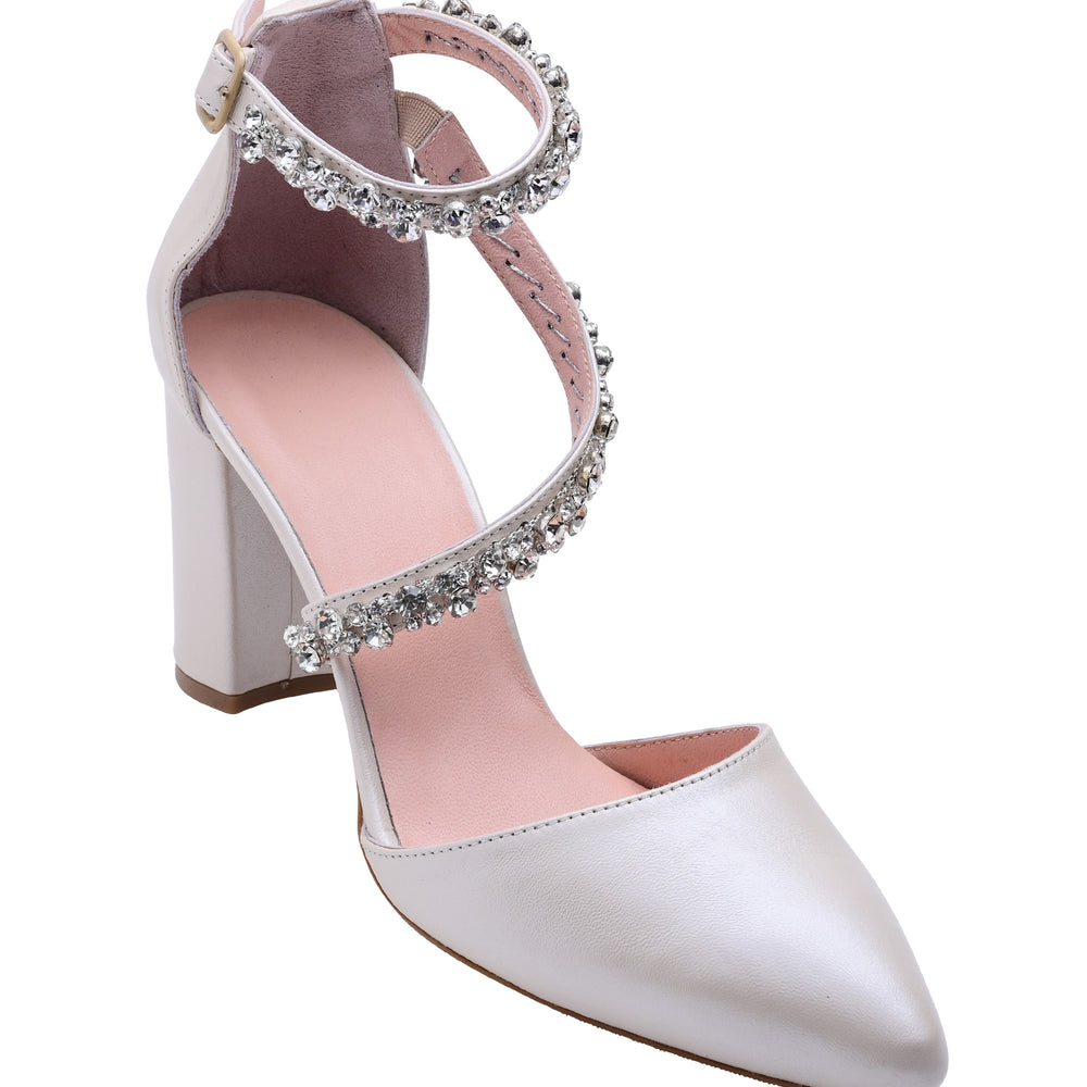 
                  
                    bridal shoes for bride
                  
                